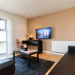 Rent 2 bedroom flat of 650 m² in Cardiff