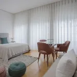 Rent 1 bedroom apartment of 40 m² in Porto