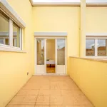 Rent a room of 200 m² in Lisboa