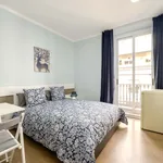 Rent a room of 187 m² in Barcelona