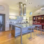 Rent 8 bedroom house of 352 m² in Roma