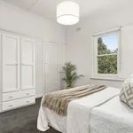 Rent 2 bedroom apartment in Melbourne