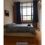 Rent 3 bedroom flat in Leicester