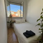 Rent a room of 60 m² in lisbon