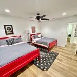 Rent 2 bedroom apartment in Long Beach