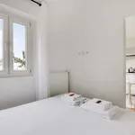 Rent 2 bedroom apartment of 30 m² in Paris