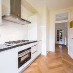 Huur 4 slaapkamer appartement van 150 m² in Apollobuurt