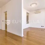 Najam 3 spavaće sobe stan od 200 m² u Zagreb