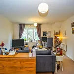 Flat to rent in Lockhart Road, Watford WD17