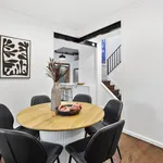 Rent 3 bedroom apartment in Narrabundah