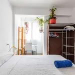 Rent a room of 65 m² in valencia