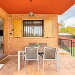 Rent 3 bedroom house of 194 m² in Valencia