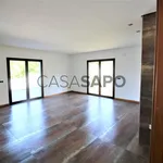 Rent 3 bedroom house of 351 m² in Leiria