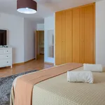 Rent 2 bedroom apartment of 70 m² in Armação de Pêra