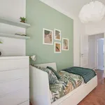 Rent a room in lisbon