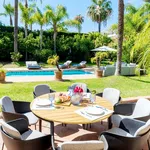 Rent 5 bedroom house of 985 m² in Marbella