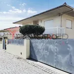 Rent 3 bedroom house of 153 m² in Guimarães