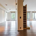 Huur 3 slaapkamer appartement van 252 m² in Brussels