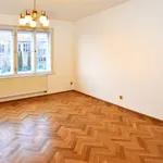 Pronajměte si 3 ložnic/e byt o rozloze 80 m² v Prague