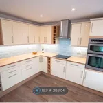 Rent 3 bedroom house in Wales