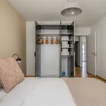 Miete 2 Schlafzimmer wohnung von 74 m² in Zürich