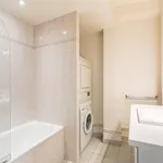 Appartement de 66 m² avec 3 chambre(s) en location à Paris