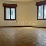 Rent 4 bedroom apartment in Abano Terme