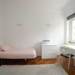 Rent a room of 160 m² in lisbon