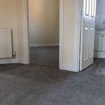 Rent 3 bedroom flat in East Midlands