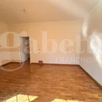 Rent 5 bedroom apartment of 200 m² in Roma