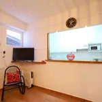 Rent a room of 180 m² in valencia