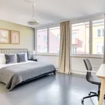 Rent 1 bedroom apartment of 614 m² in Zurich