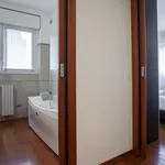 Rent 6 bedroom apartment of 100 m² in Milan