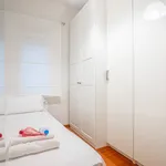 Rent 3 bedroom apartment of 65 m² in Barcelona