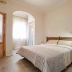 Rent 1 bedroom apartment of 60 m² in barcelona