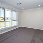 Rent 4 bedroom house in Blayney