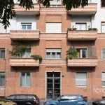 Affitto 2 camera appartamento di 56 m² in Milano