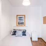 Rent 3 bedroom apartment of 63 m² in Barcelona