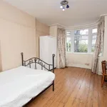 Rent 4 bedroom flat in West Midlands