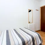 Rent a room of 150 m² in madrid