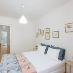 Rent 2 bedroom apartment of 60 m² in Porto