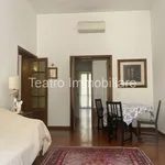 Rent 1 bedroom apartment of 75 m² in Florence