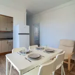 Rent a room of 140 m² in Sevilla