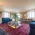 Rent 5 bedroom apartment of 300 m² in Florence