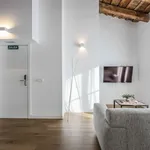 Rent 1 bedroom apartment of 538 m² in Valencia