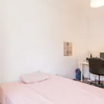 Rent a room of 100 m² in lisbon