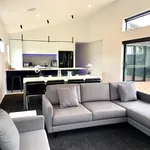 Rent 4 bedroom house of 423 m² in Christchurch