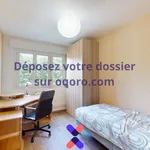 Rent 1 bedroom apartment of 92 m² in Vénissieux