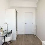 Rent a room of 150 m² in madrid