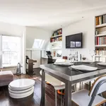 Rent 1 bedroom apartment of 400 m² in Paris